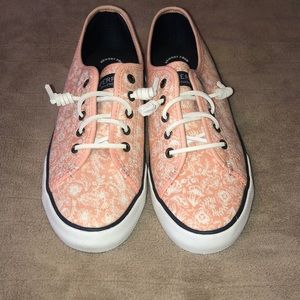 Women’s Sperry’s - Size 7.5